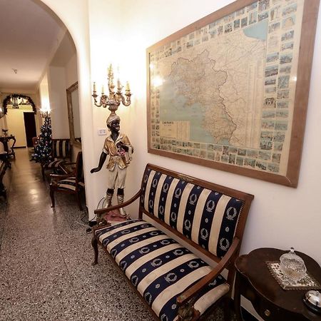 Well Come - Palazzo Reale Hotel Nápoly Kültér fotó