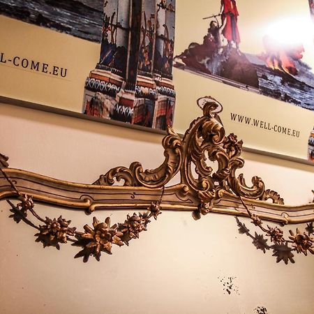 Well Come - Palazzo Reale Hotel Nápoly Kültér fotó
