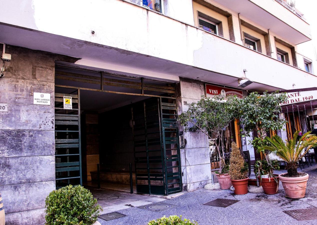 Well Come - Palazzo Reale Hotel Nápoly Kültér fotó