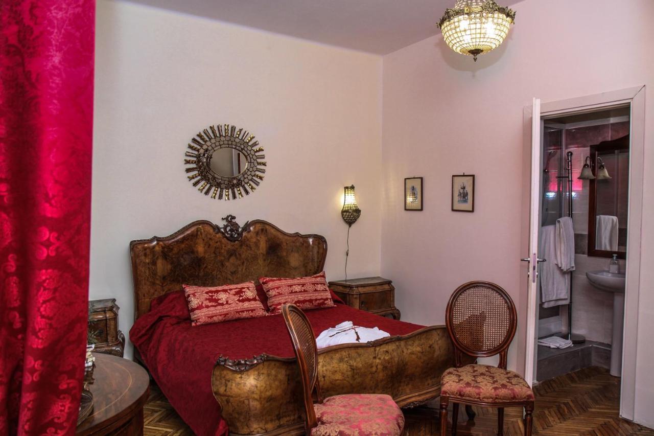 Well Come - Palazzo Reale Hotel Nápoly Kültér fotó